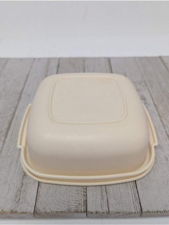 Rubbermaid 2 Cup Storage Container #2243 Square Servin Saver Almond - B - Picture 3 of 12